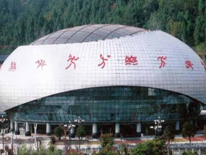 景洪体育中心球形网架加工安装